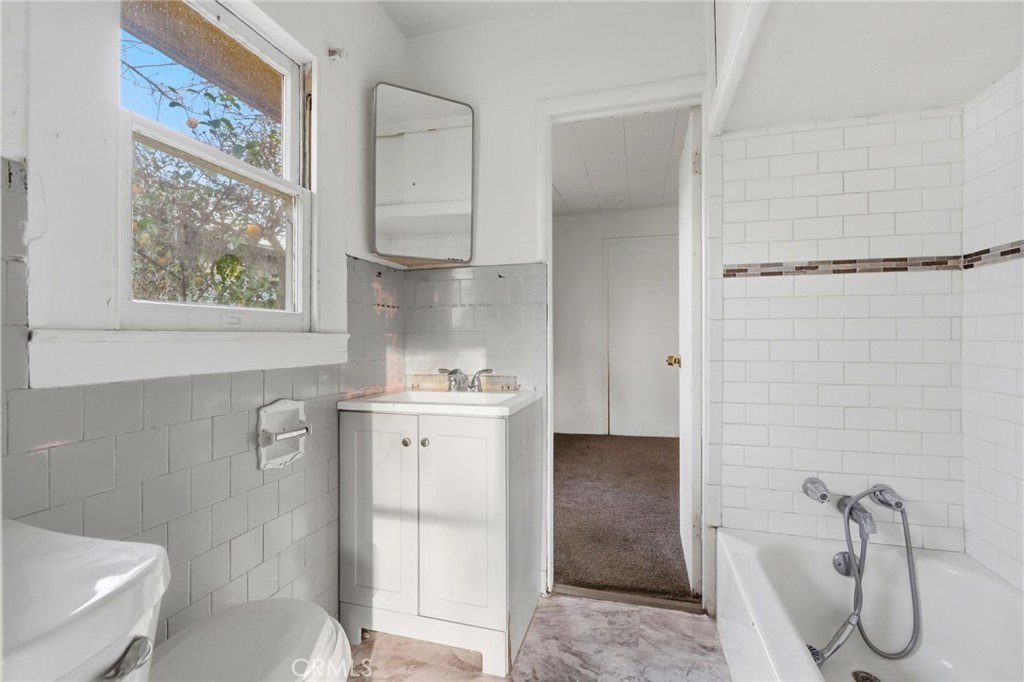 821 S 11th, Hanford, CA 93230