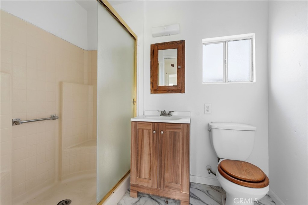 821 S 11th, Hanford, CA 93230