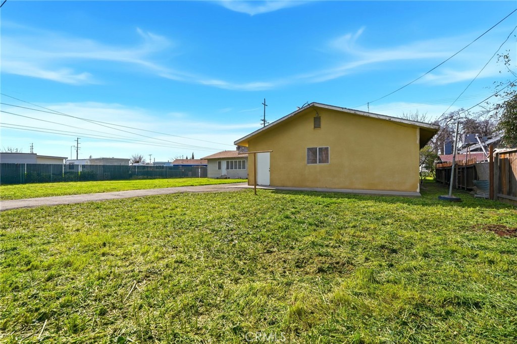 821 S 11th, Hanford, CA 93230