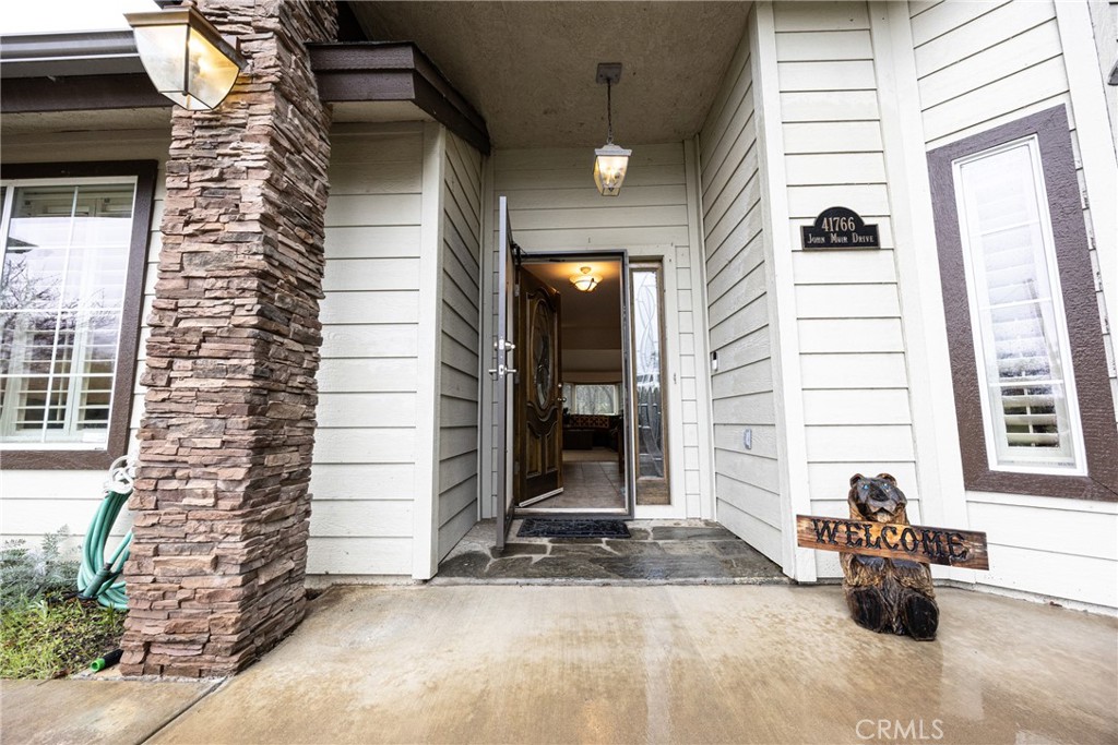 41766 John Muir Drive, Coarsegold, CA 93614