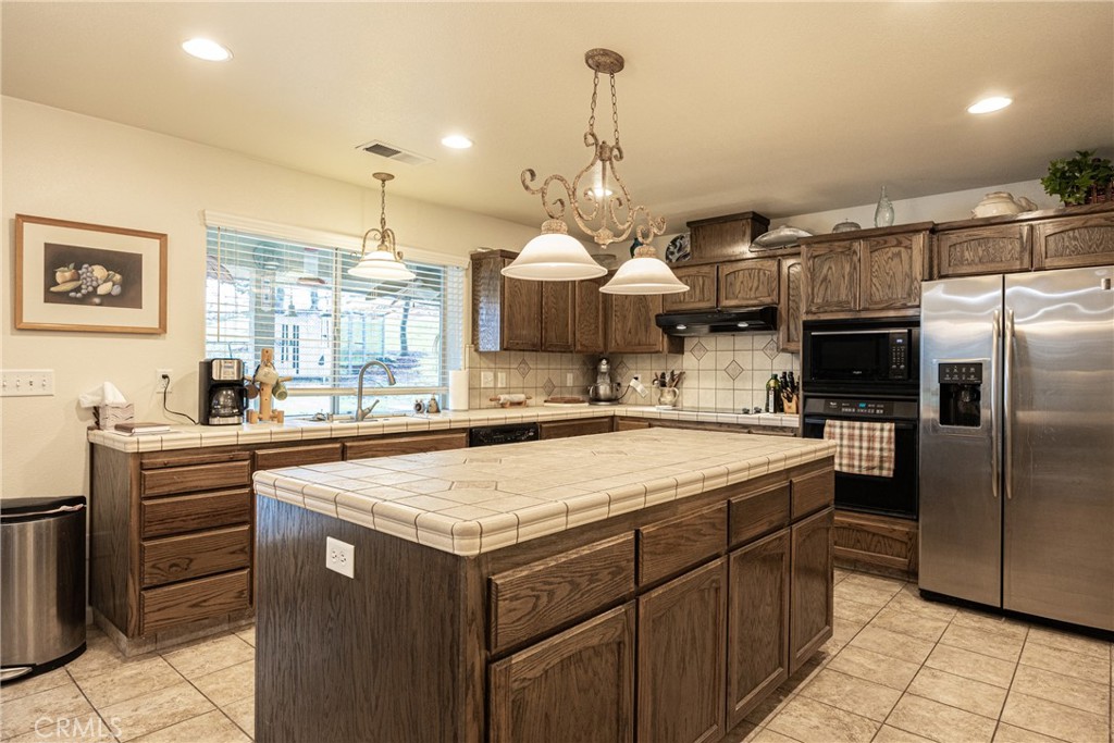 41766 John Muir Drive, Coarsegold, CA 93614