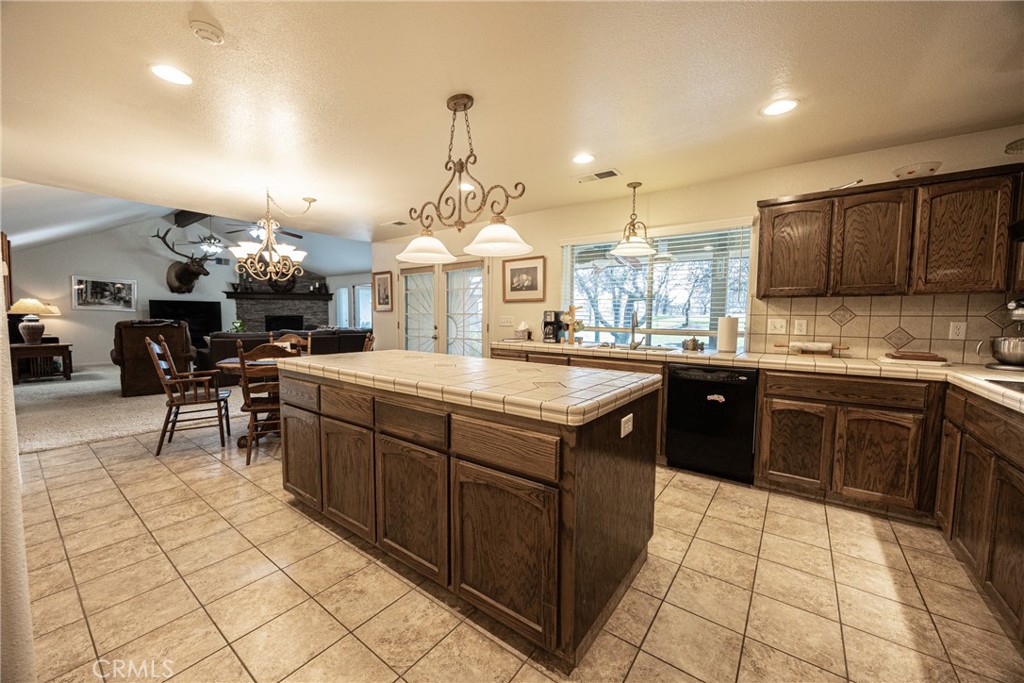 41766 John Muir Drive, Coarsegold, CA 93614