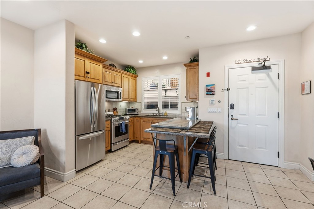 911 Price St #5, Pismo Beach, CA 93449