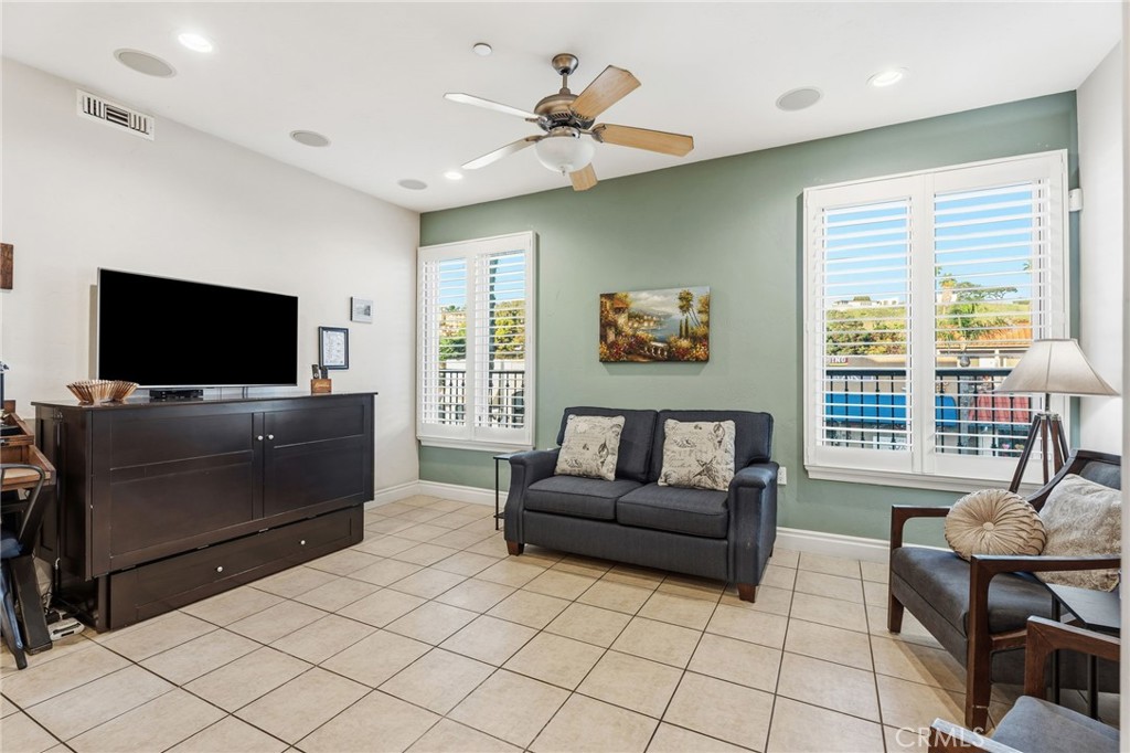 911 Price St #5, Pismo Beach, CA 93449