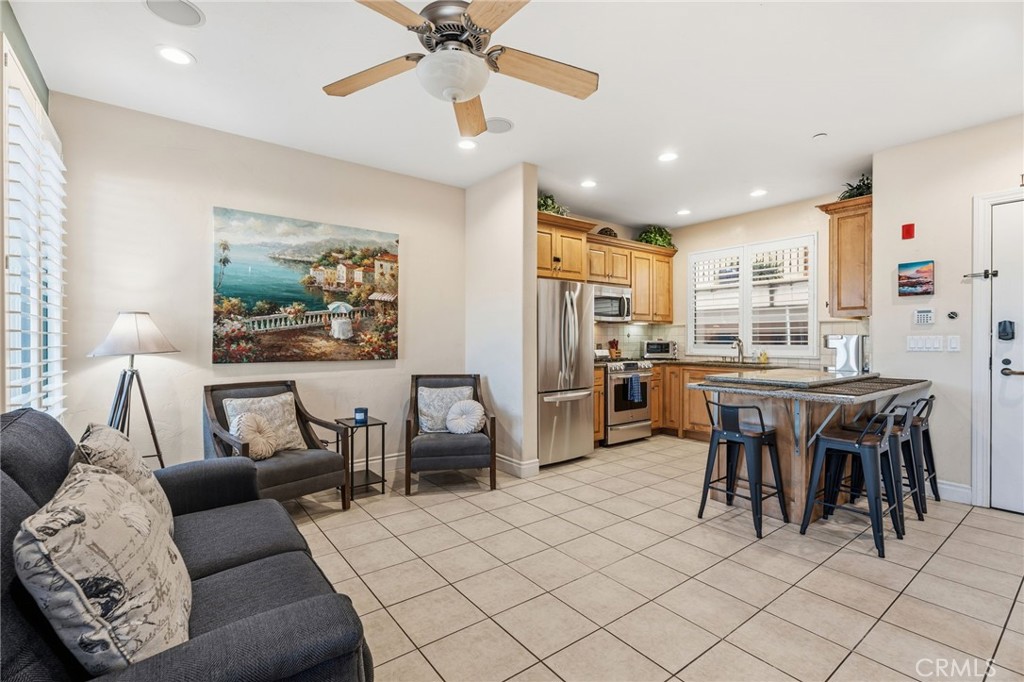 911 Price St #5, Pismo Beach, CA 93449