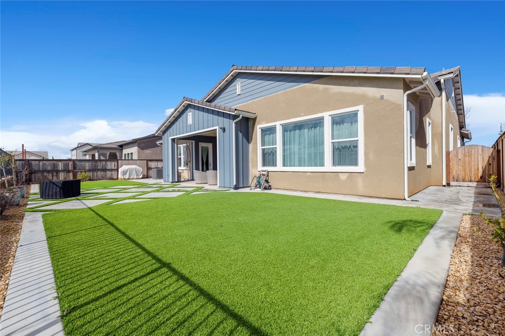 944 Horizon Dr, Madera, CA 93636