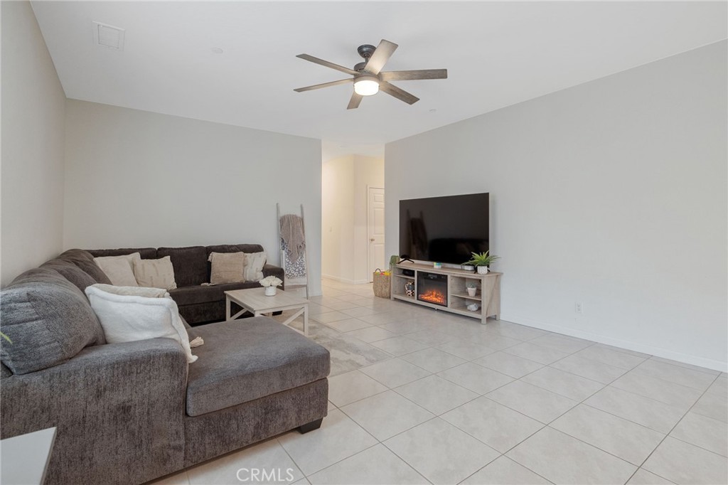 535 Sandtrap, Lemoore, CA 93245