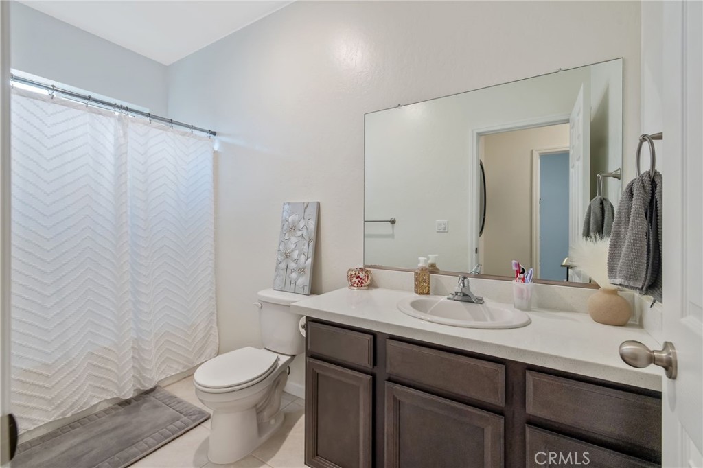 535 Sandtrap, Lemoore, CA 93245