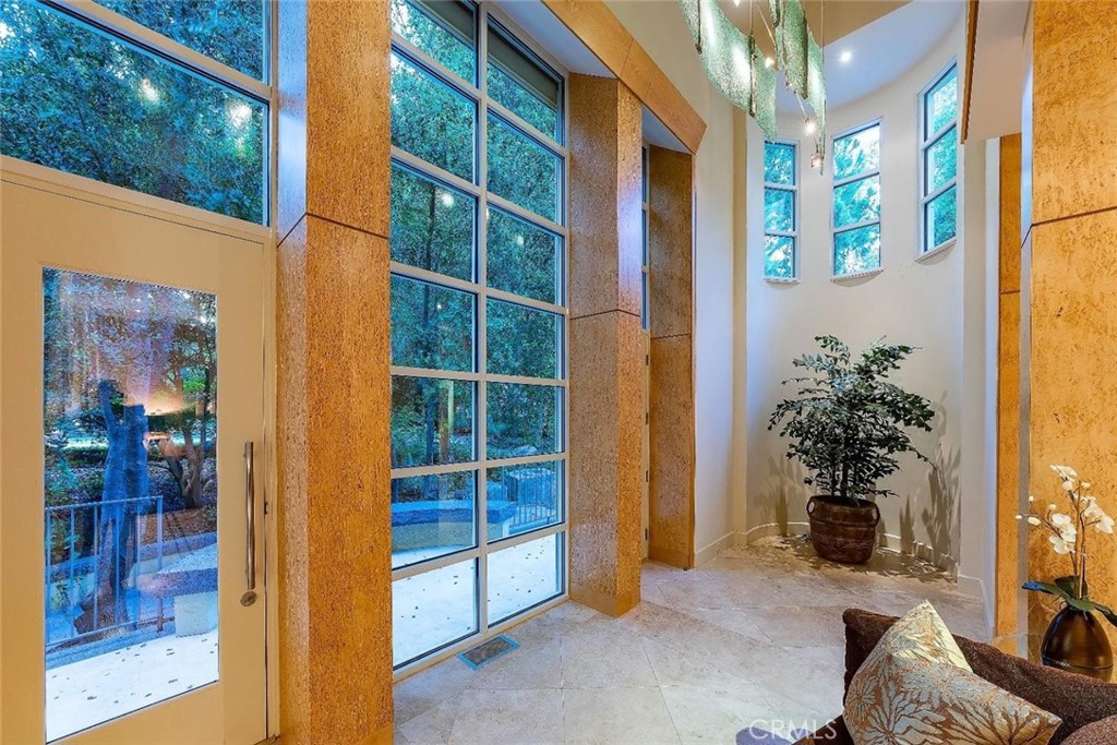 12950 N Willow Ave, Clovis, CA 93619