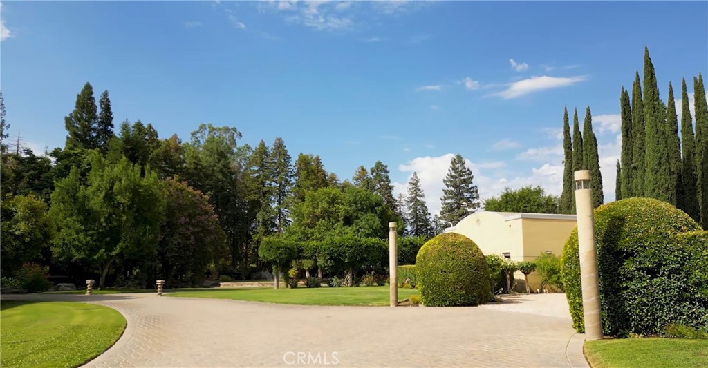 12950 N Willow Ave, Clovis, CA 93619