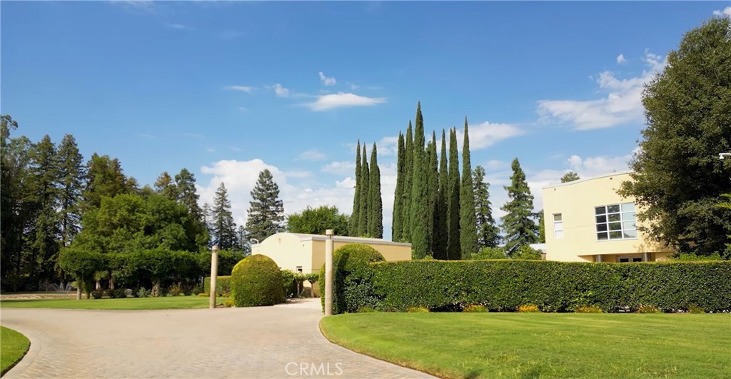 12950 N Willow Ave, Clovis, CA 93619