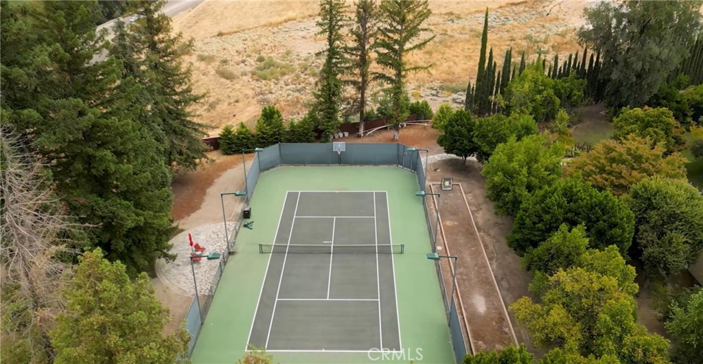 12950 N Willow Ave, Clovis, CA 93619