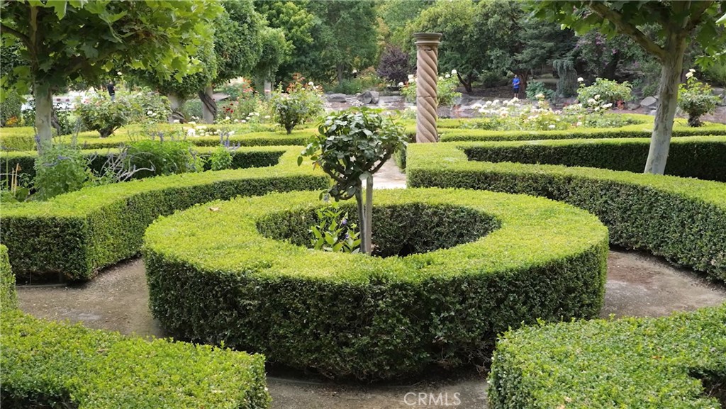 12950 N Willow Ave, Clovis, CA 93619