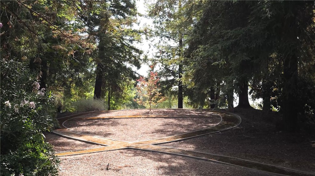 12950 N Willow Ave, Clovis, CA 93619