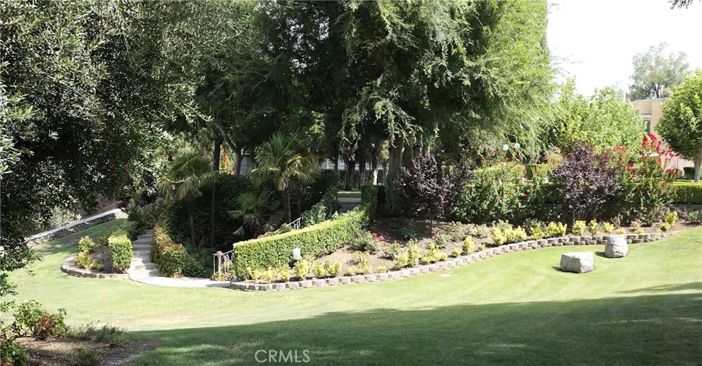 12950 N Willow Ave, Clovis, CA 93619