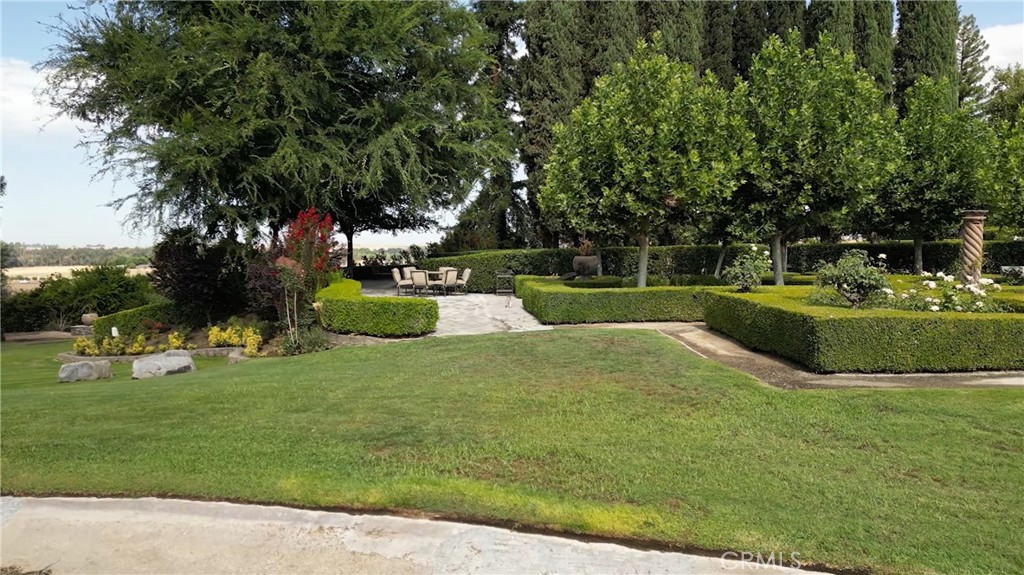 12950 N Willow Ave, Clovis, CA 93619