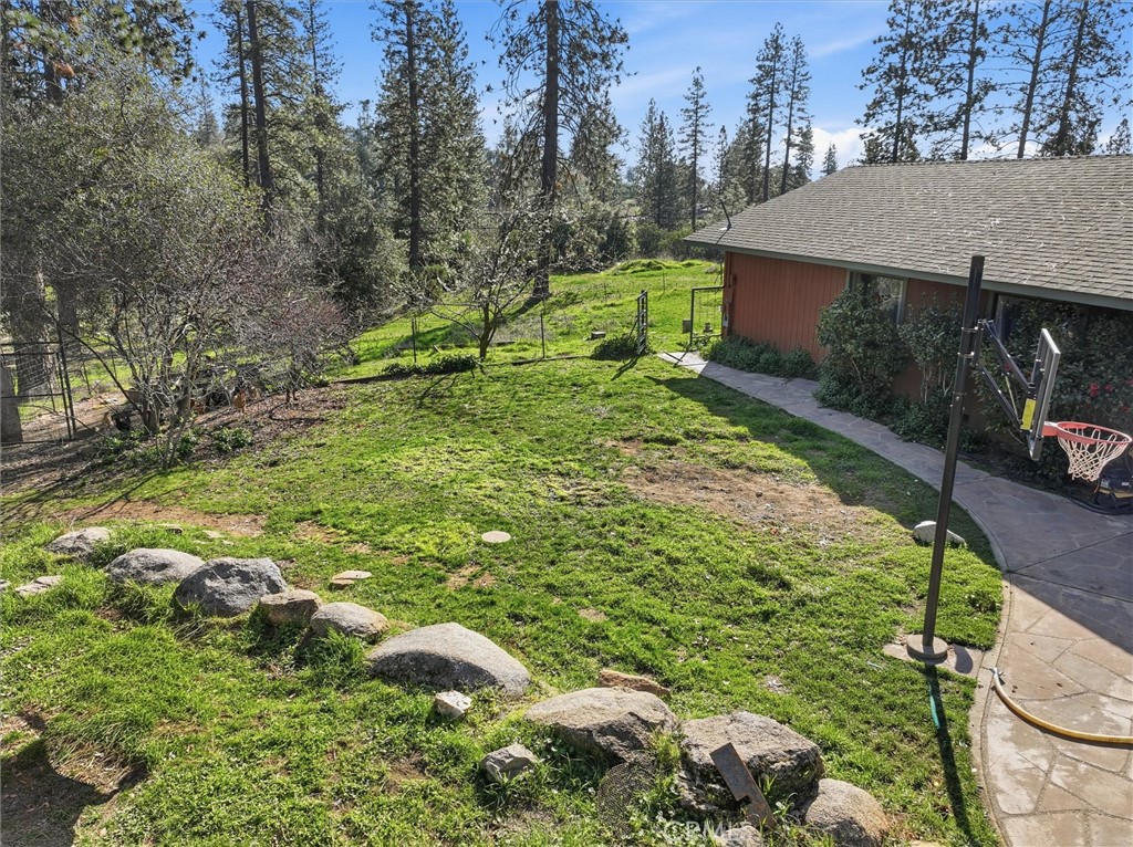 3868 Pinecrest Dr, Mariposa, CA 95338