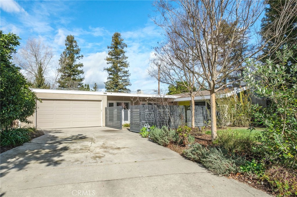 1264 W Celeste, Fresno, CA 93711