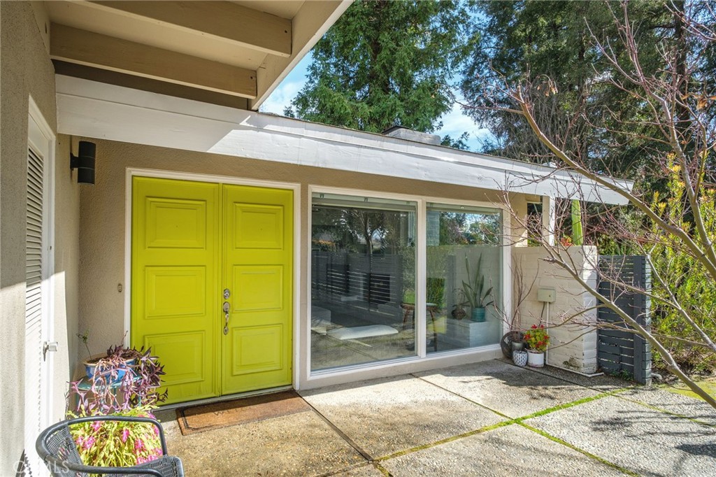 1264 W Celeste, Fresno, CA 93711