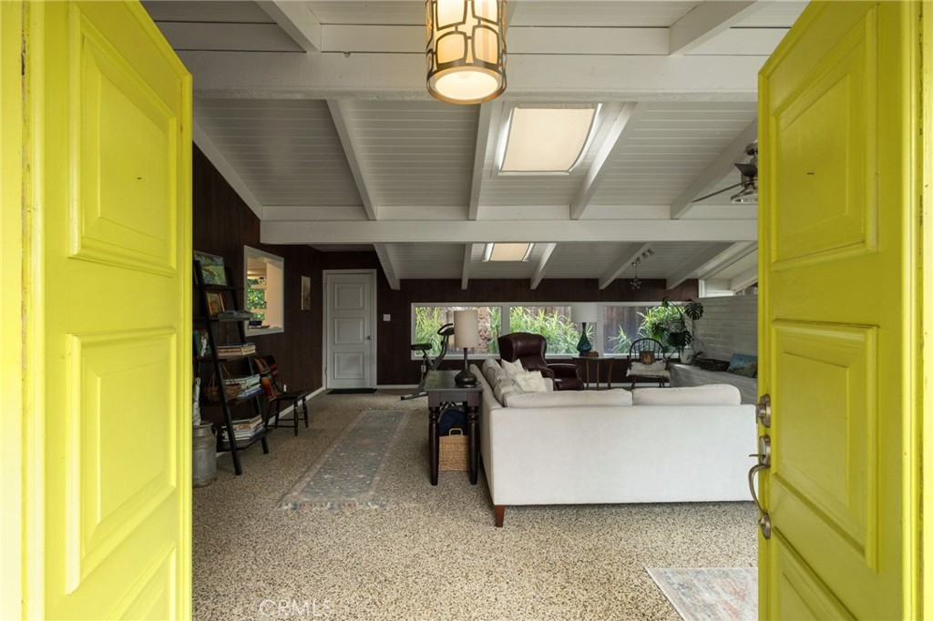 1264 W Celeste, Fresno, CA 93711