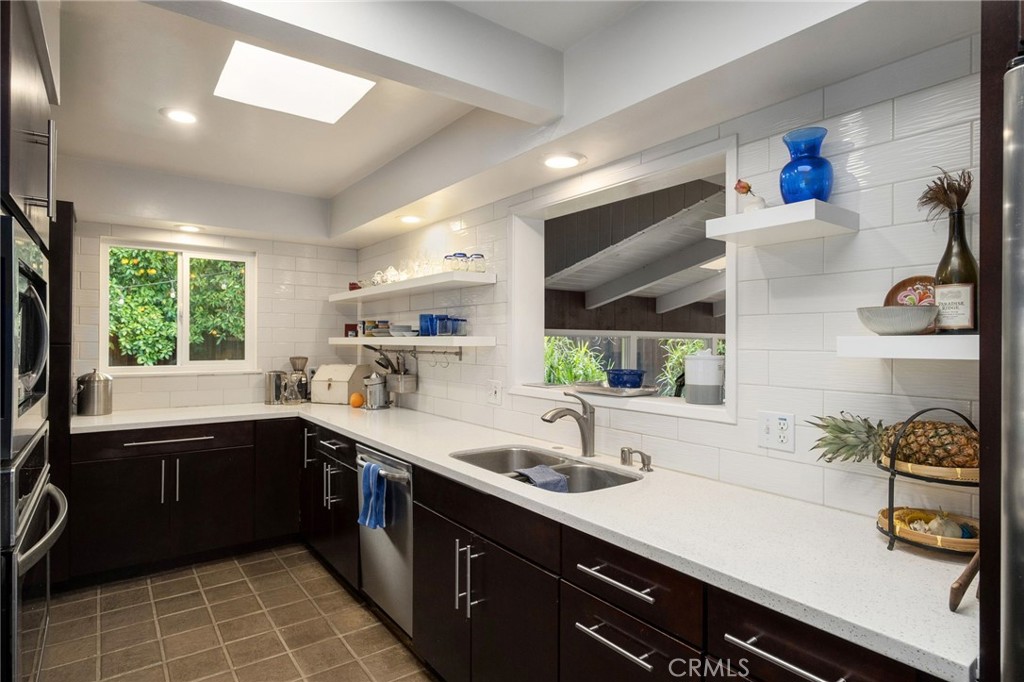 1264 W Celeste, Fresno, CA 93711