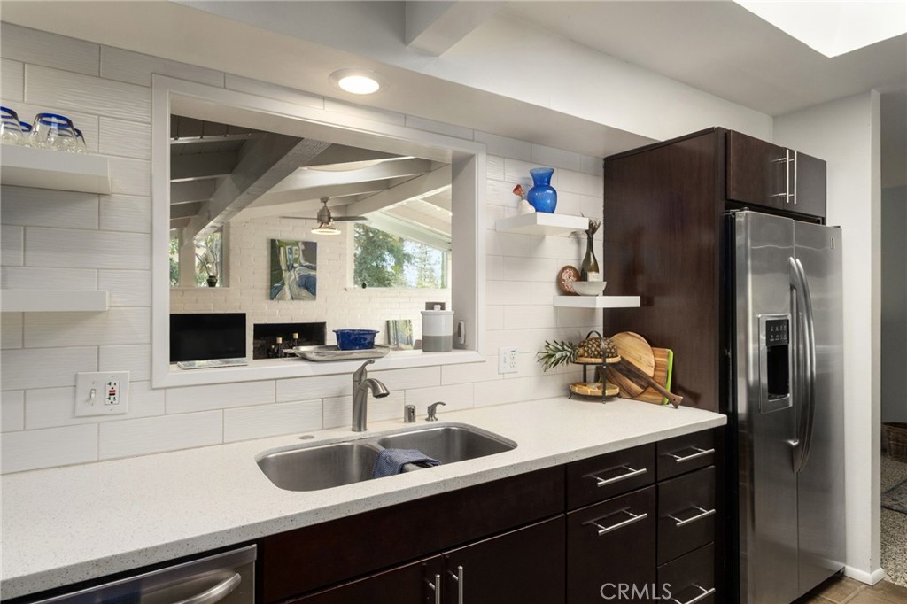 1264 W Celeste, Fresno, CA 93711