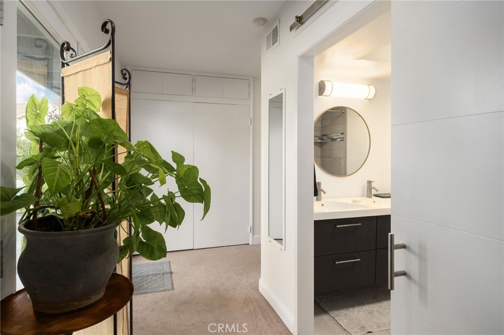 1264 W Celeste, Fresno, CA 93711