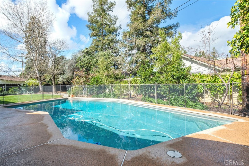 1264 W Celeste, Fresno, CA 93711