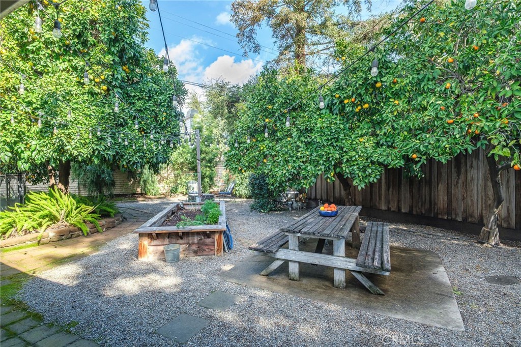 1264 W Celeste, Fresno, CA 93711