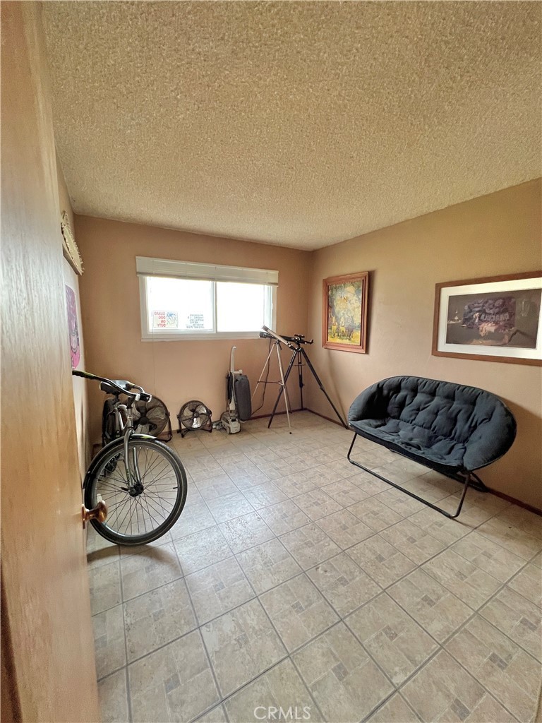 3823 E Holland, Fresno, CA 93726