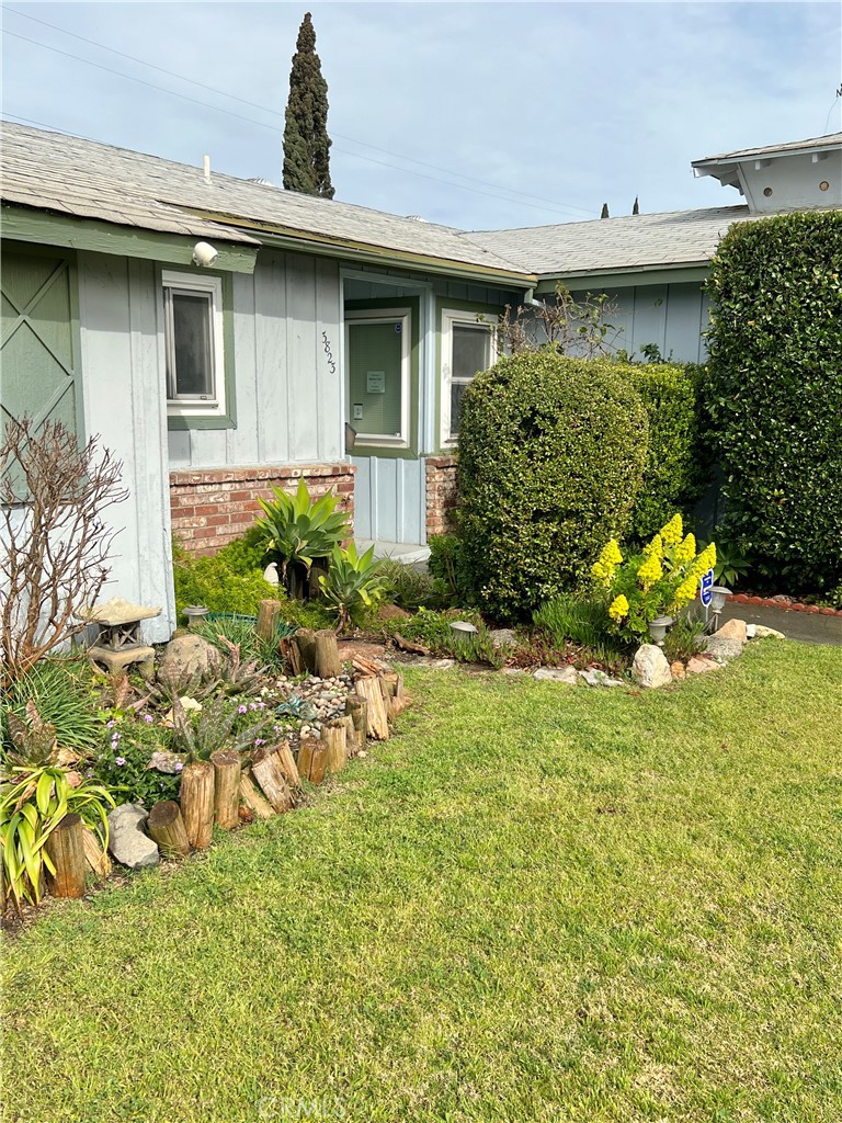 3823 E Holland, Fresno, CA 93726