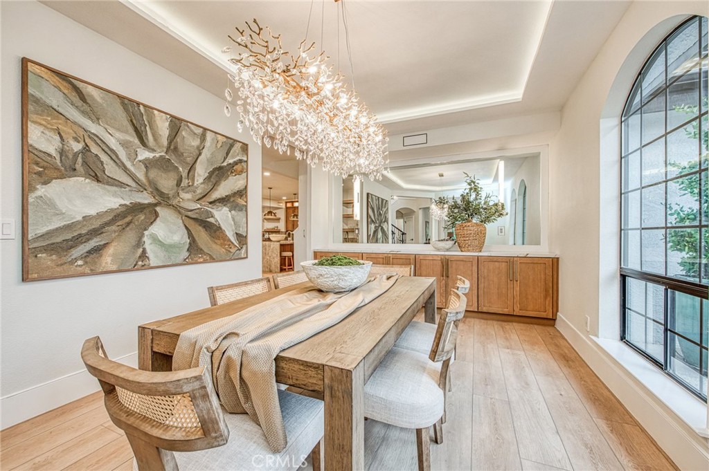 9381 N Woodmont Dr, Fresno, CA 93720