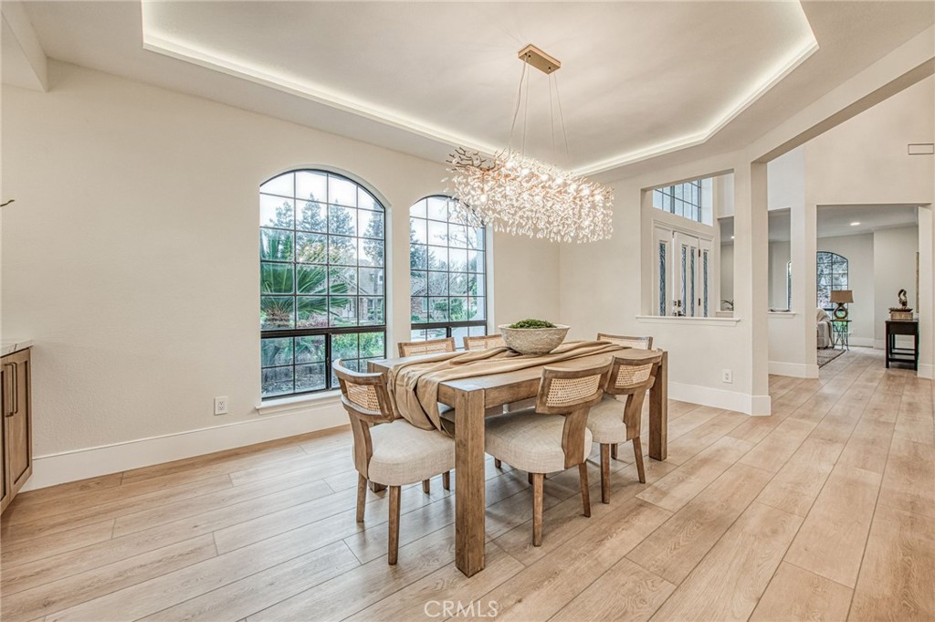 9381 N Woodmont Dr, Fresno, CA 93720