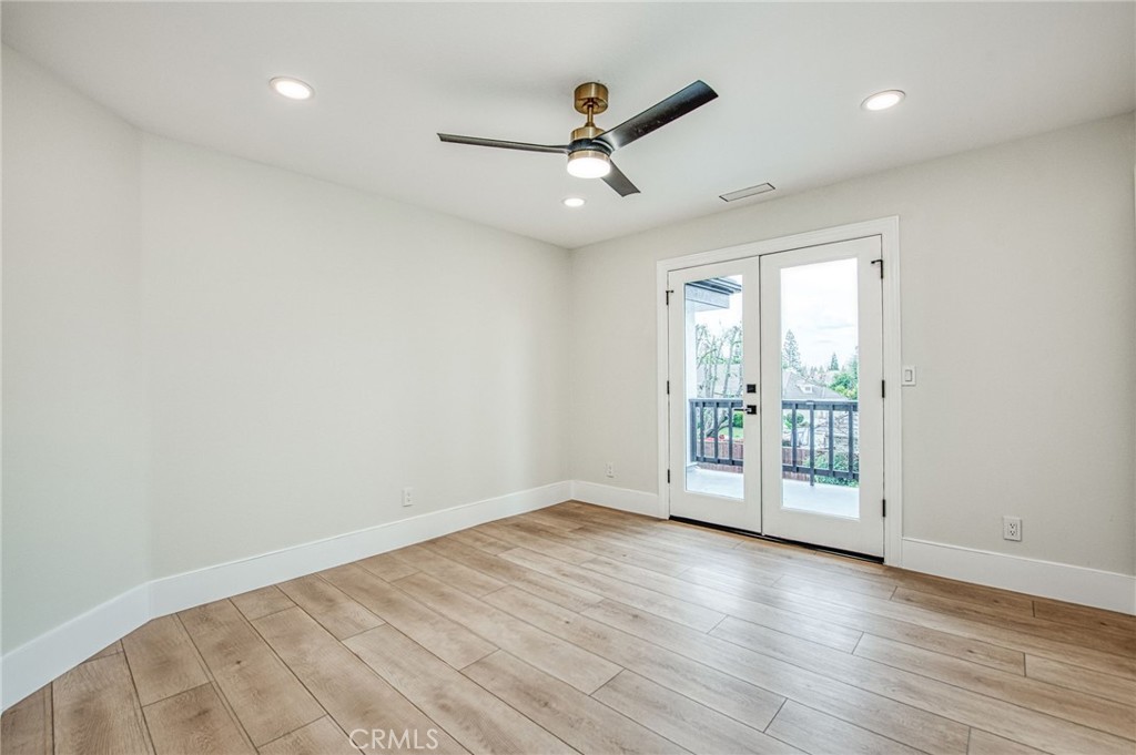 9381 N Woodmont Dr, Fresno, CA 93720