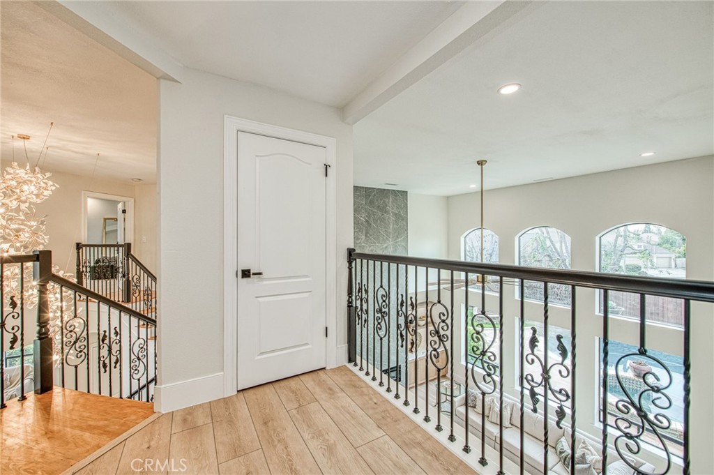 9381 N Woodmont Dr, Fresno, CA 93720