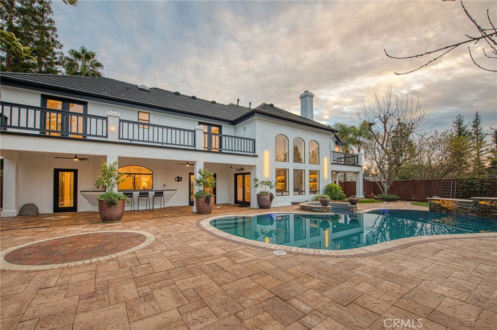 9381 N Woodmont Dr, Fresno, CA 93720