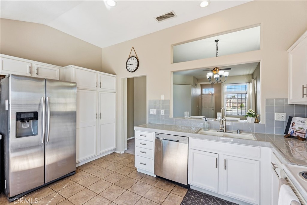 6615 N Babigian, Fresno, CA 93722