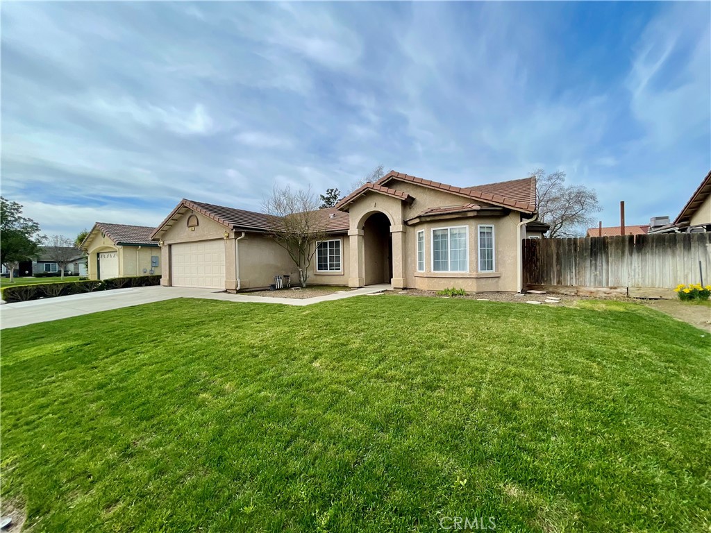 443 S Park, Kerman, CA 93630
