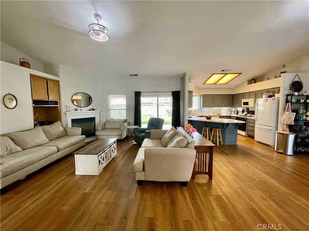 443 S Park, Kerman, CA 93630