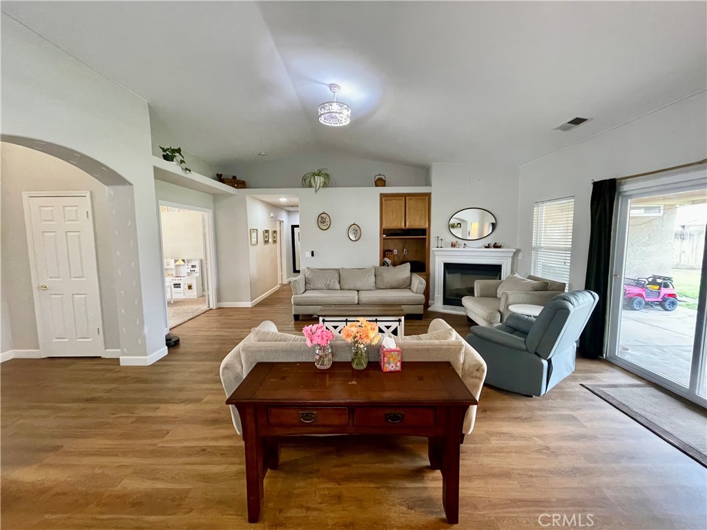 443 S Park, Kerman, CA 93630
