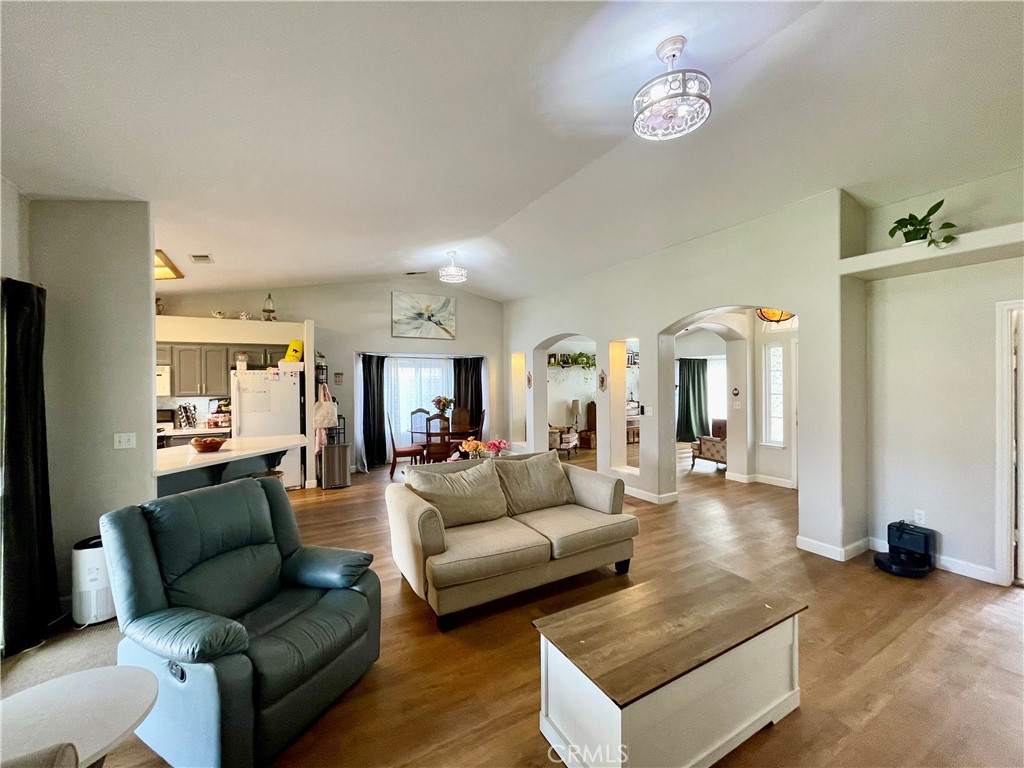 443 S Park, Kerman, CA 93630