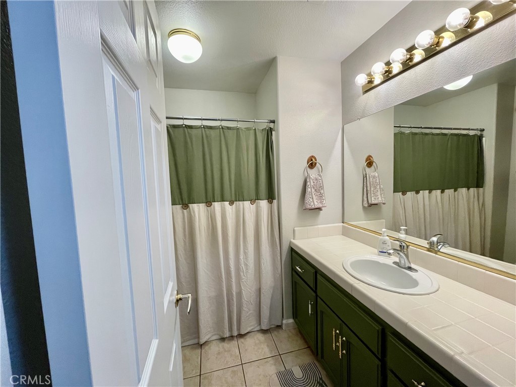 443 S Park, Kerman, CA 93630