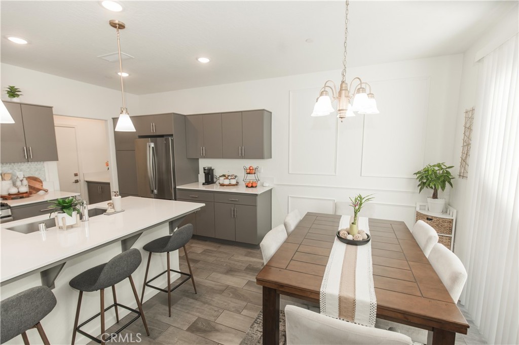 2020 N Ralph Ln, Clovis, CA 93619