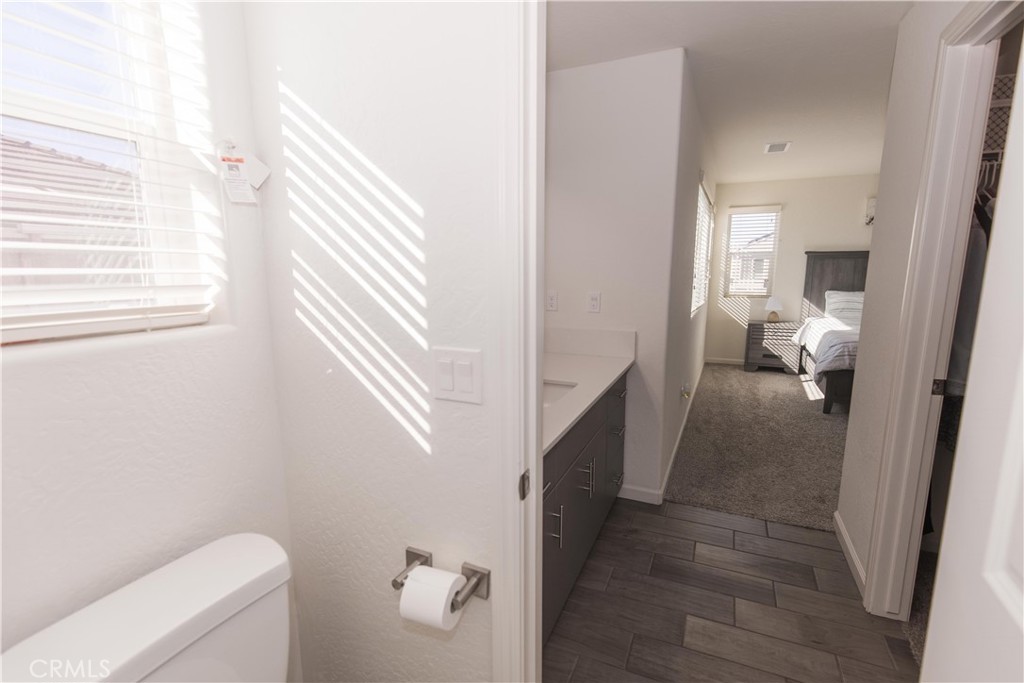 2020 N Ralph Ln, Clovis, CA 93619