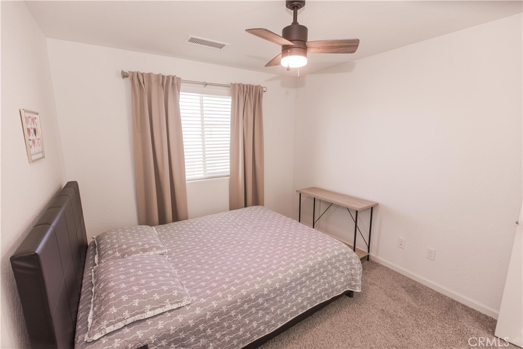 2020 N Ralph Ln, Clovis, CA 93619