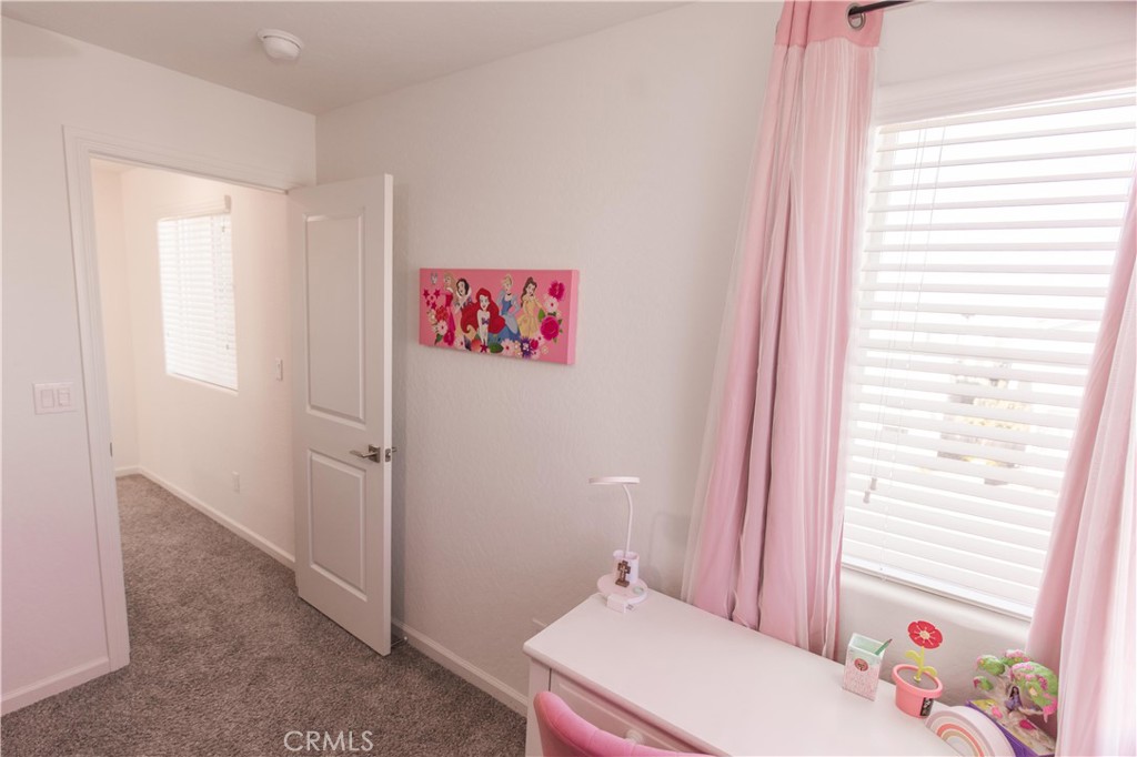 2020 N Ralph Ln, Clovis, CA 93619