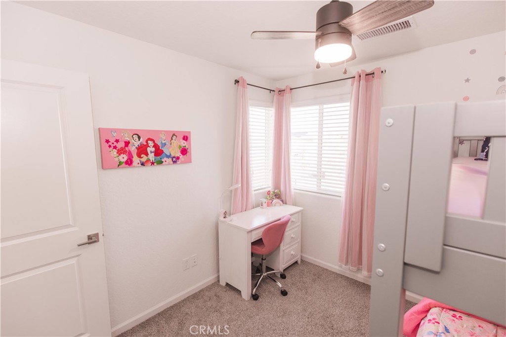 2020 N Ralph Ln, Clovis, CA 93619