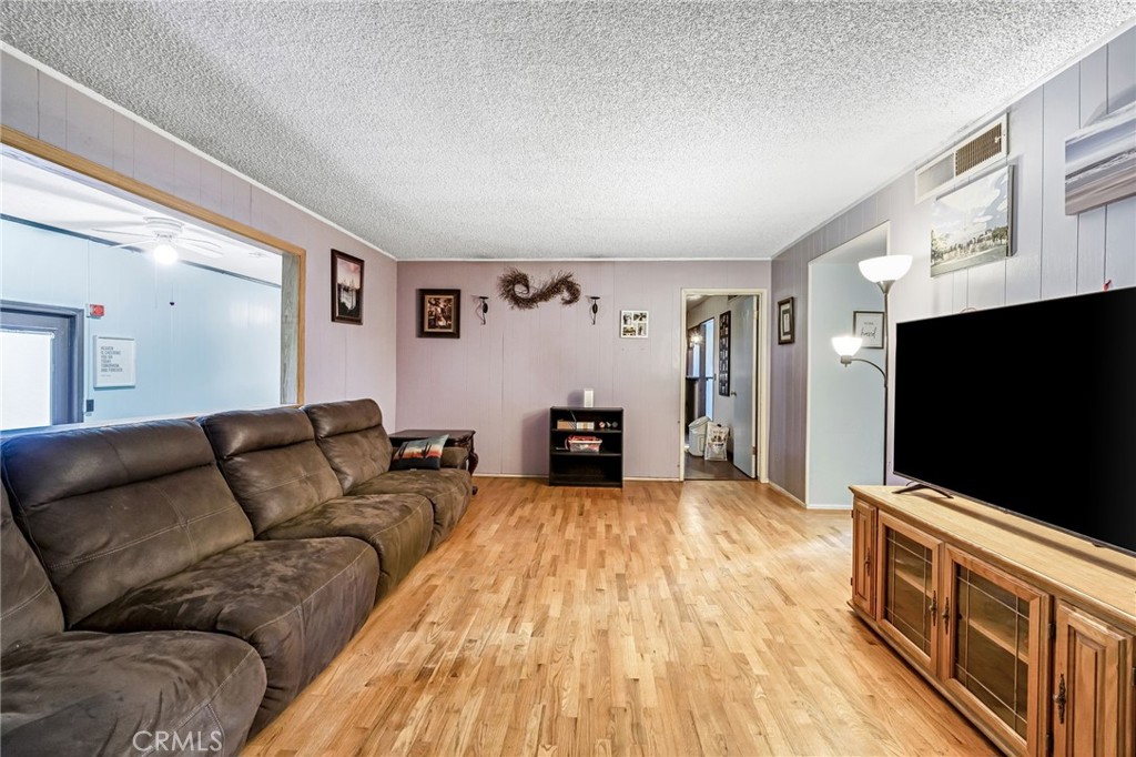 3495 E Dakota, Fresno, CA 93726