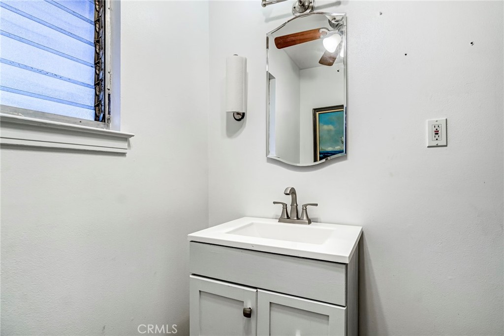 3495 E Dakota, Fresno, CA 93726