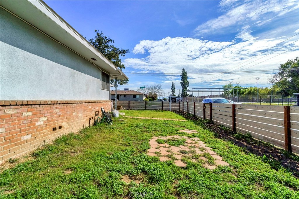 3495 E Dakota, Fresno, CA 93726